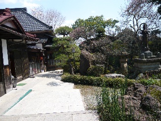 常泉寺の玄関です