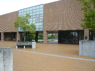 片柳コミセンの横の入口